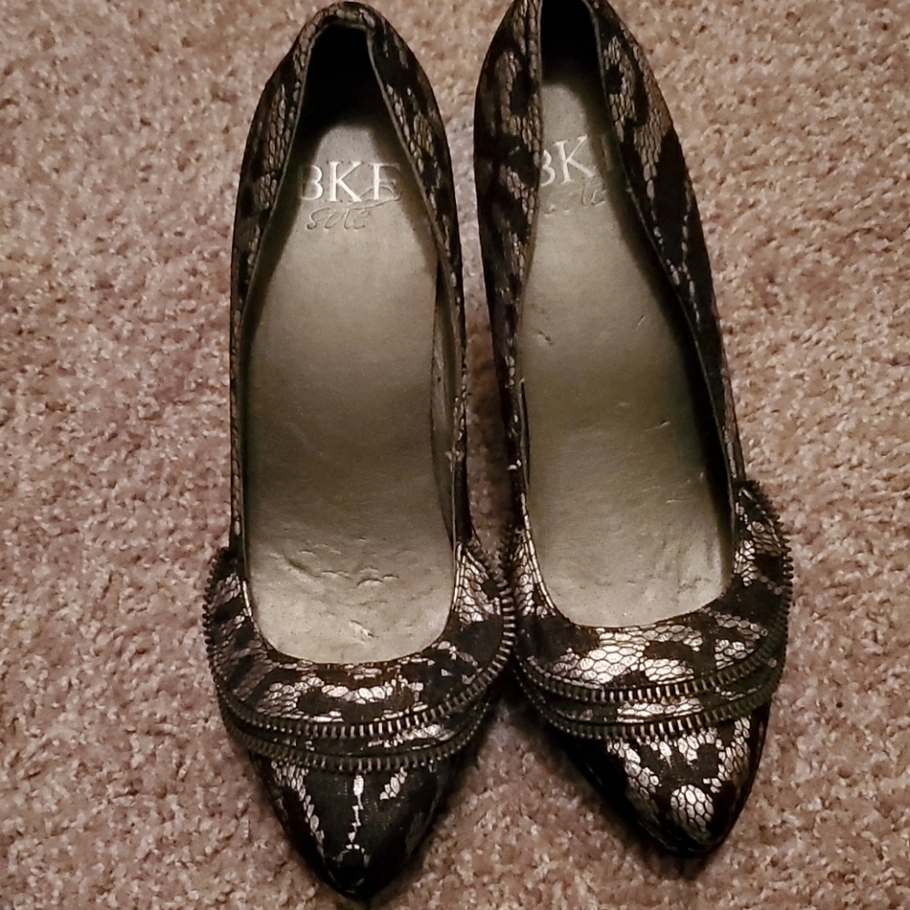 Black Lace inlay platform heels size 7